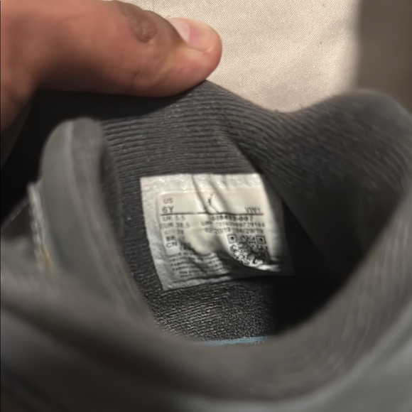 Air Jordan 4 Retro Cool Grey Sneakers - Picture 4 of 5